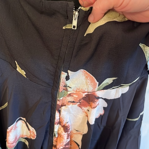 Selfie Leslie Black Floral Dress - Picture 6 of 6